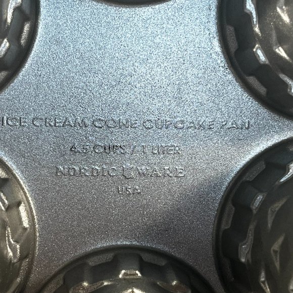Nordic Ware Ice Cream Cone Cupcake Pan Cast Aluminum Baking Pan Nordicware - Picture 4 of 4